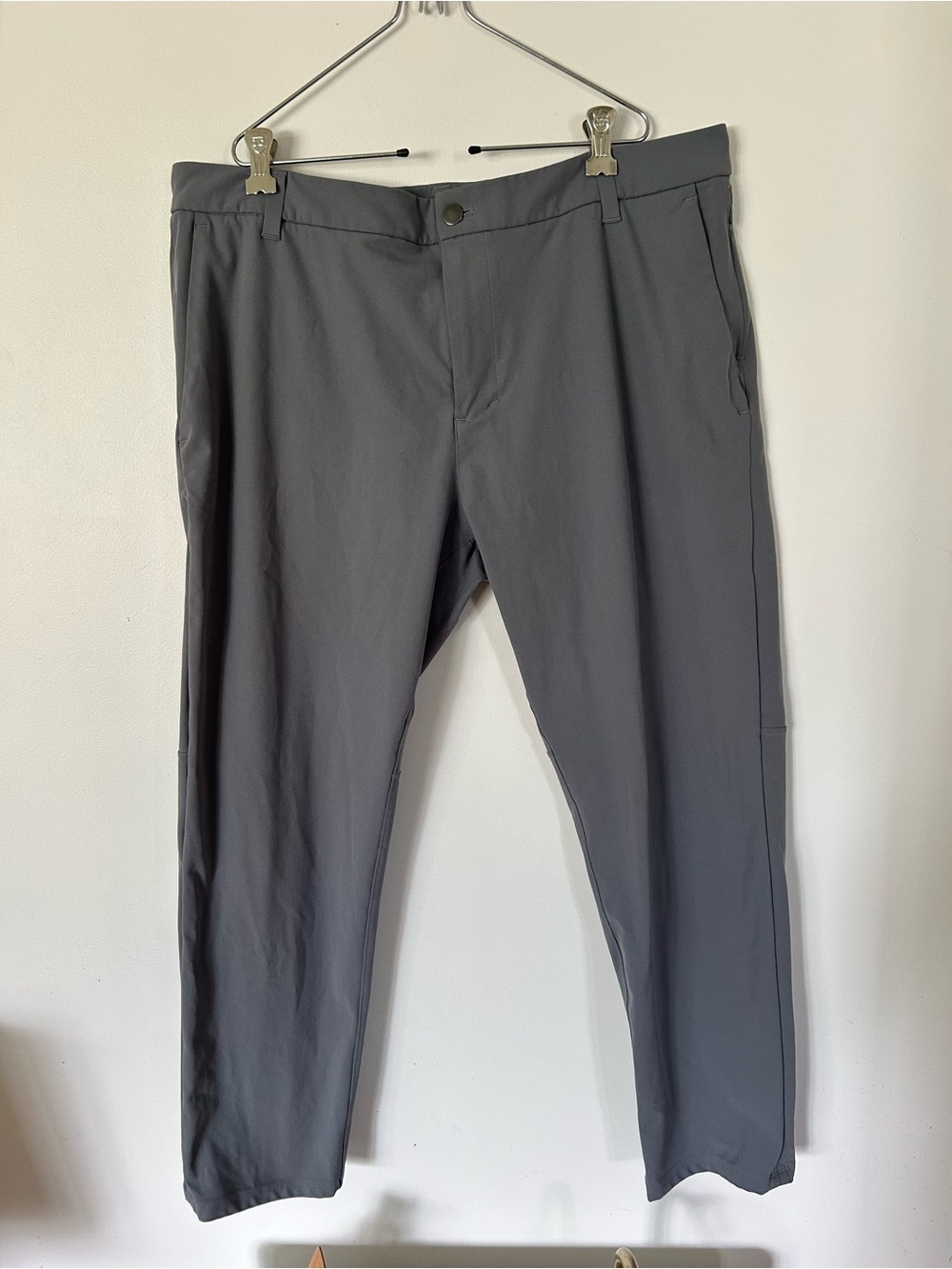 Lululemon's Commission Pant Classic (LM5AEWS) Mens Size 36 Grey